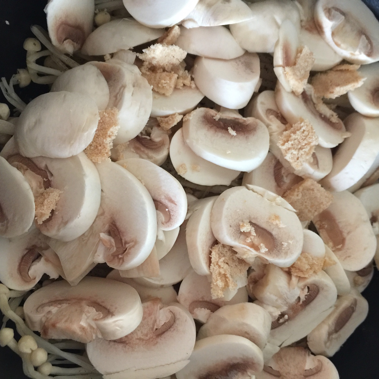 什錦蘑菇燜鍋的做法 步骤7