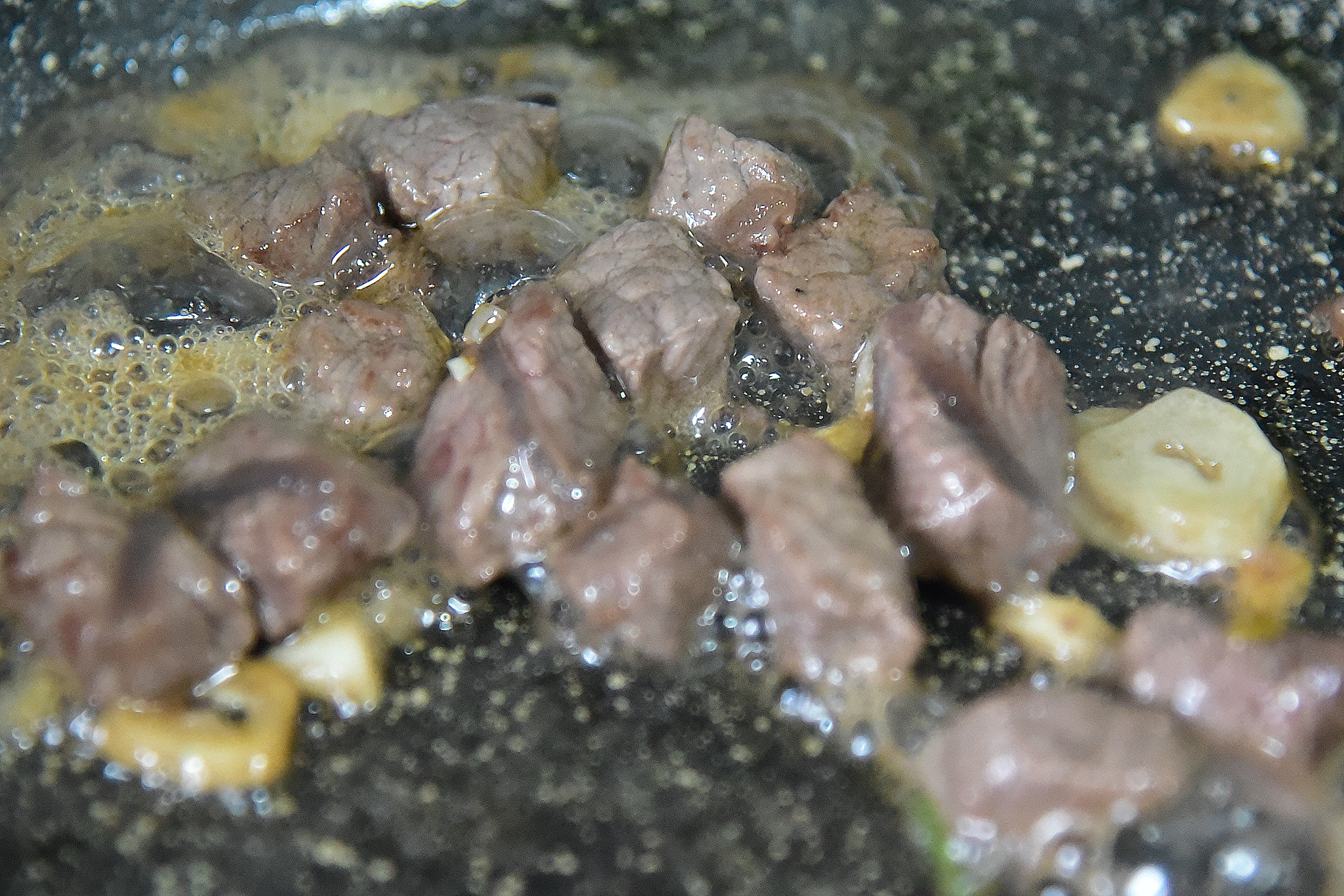 蒜香黃油牛肉飯 — Meggle黃油試用報告的做法 步骤6