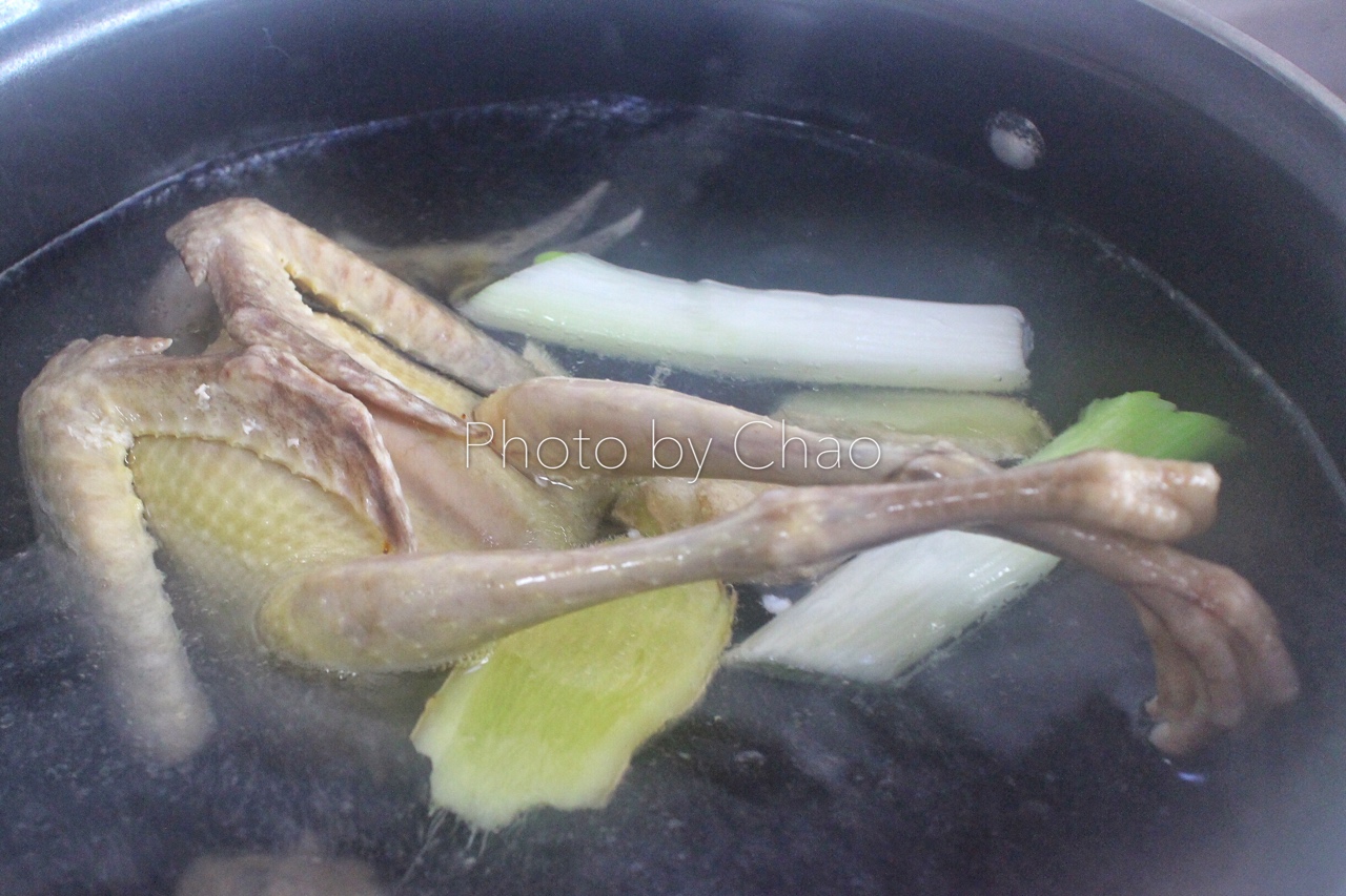 山藥玉米鴿子湯的做法 步骤3