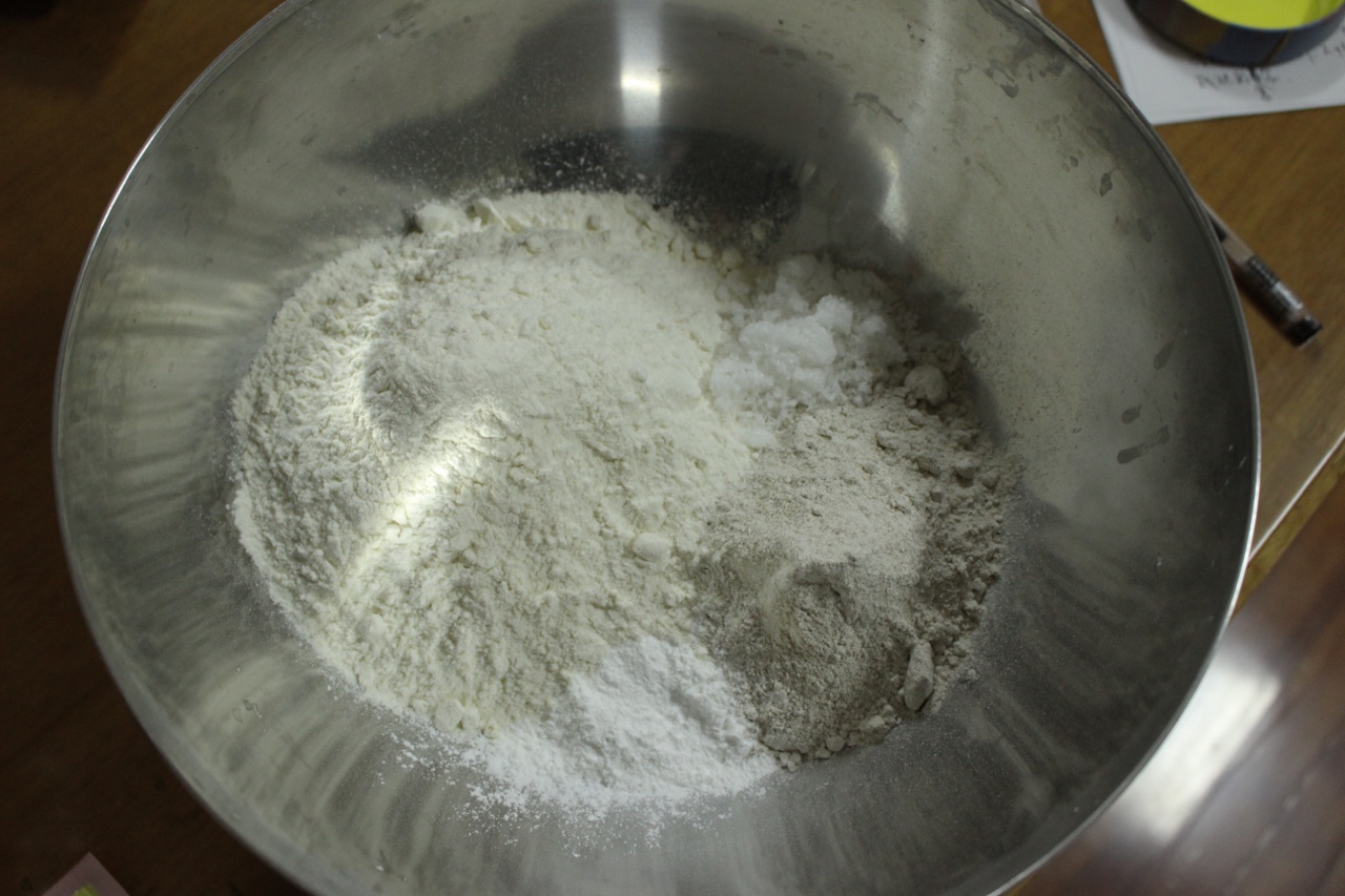 自制低卡黑麥松餅預拌粉的做法 步骤1