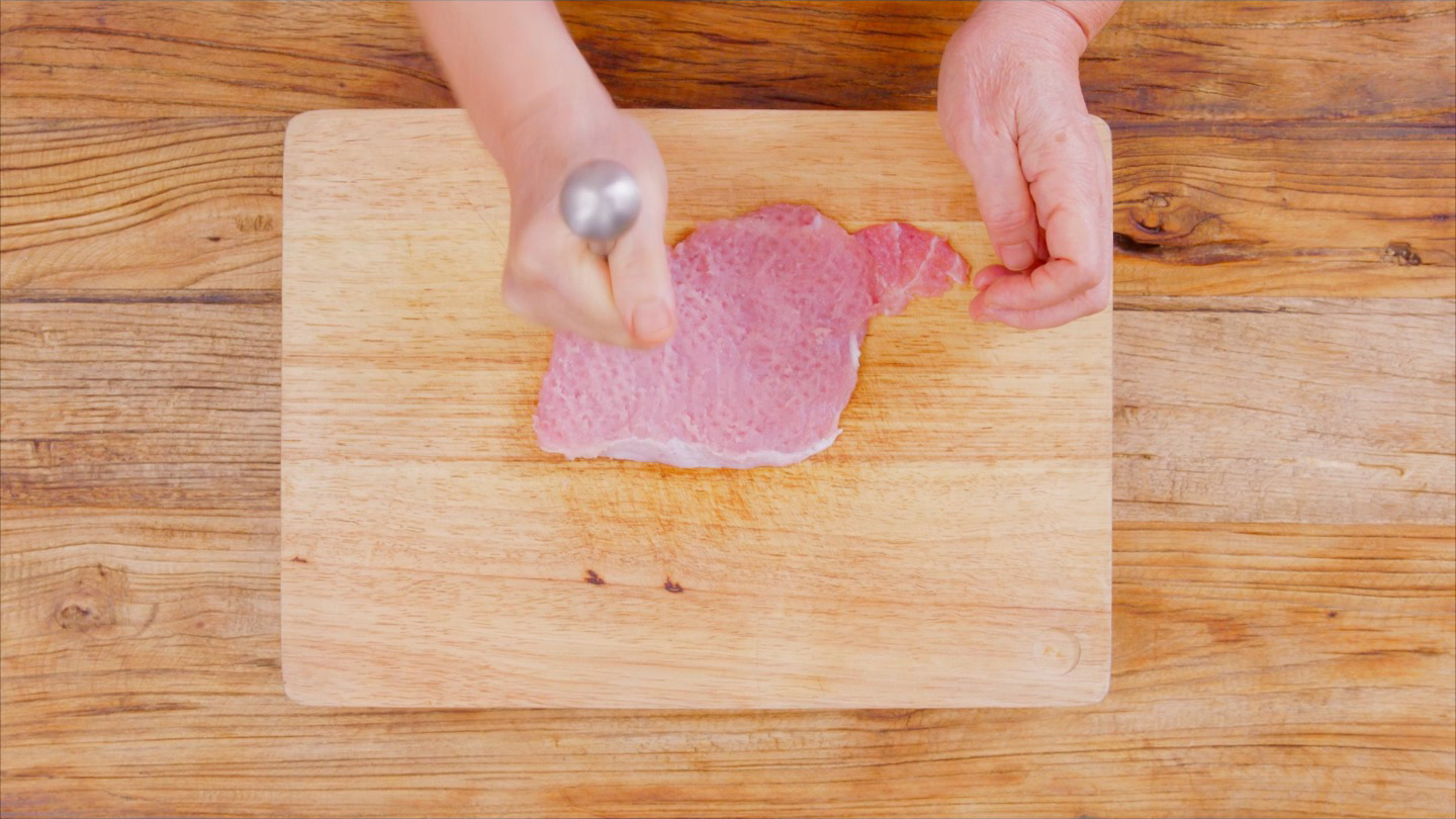 流心炸豬排∣美食台的做法 步骤2