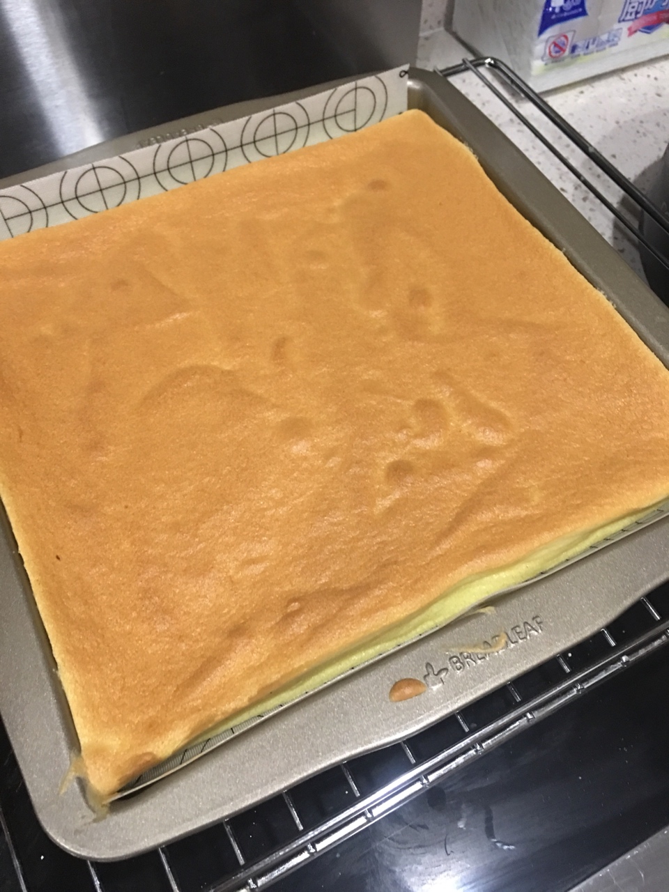 最近大熱的豆乳盒子蛋糕的做法 步骤1