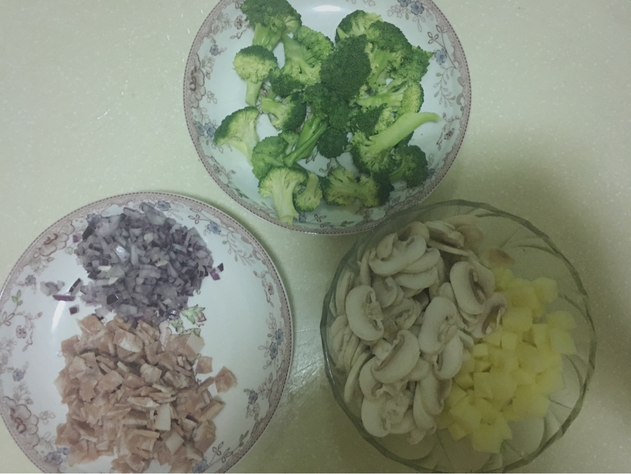 口蘑培根燜飯的做法 步骤2