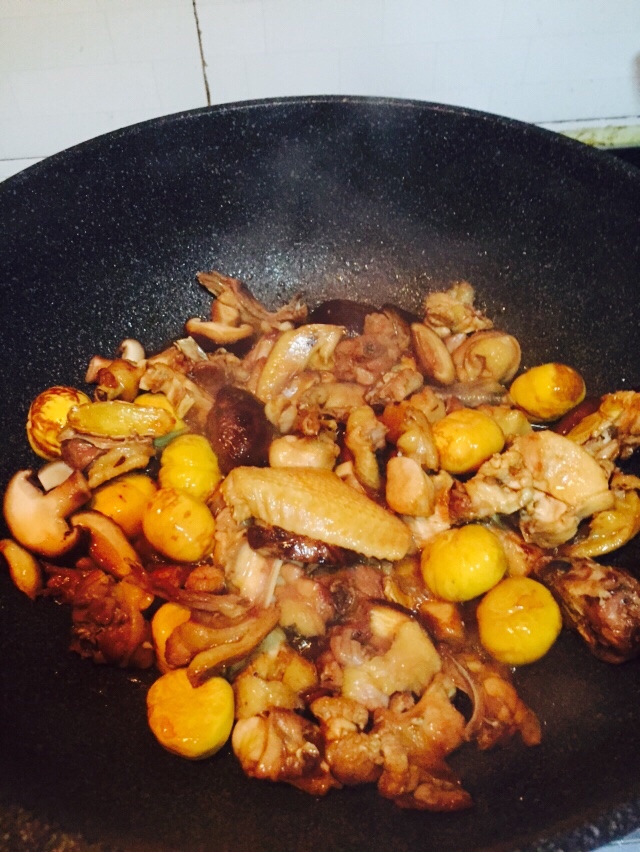 板栗香菇燜雞的做法 步骤4