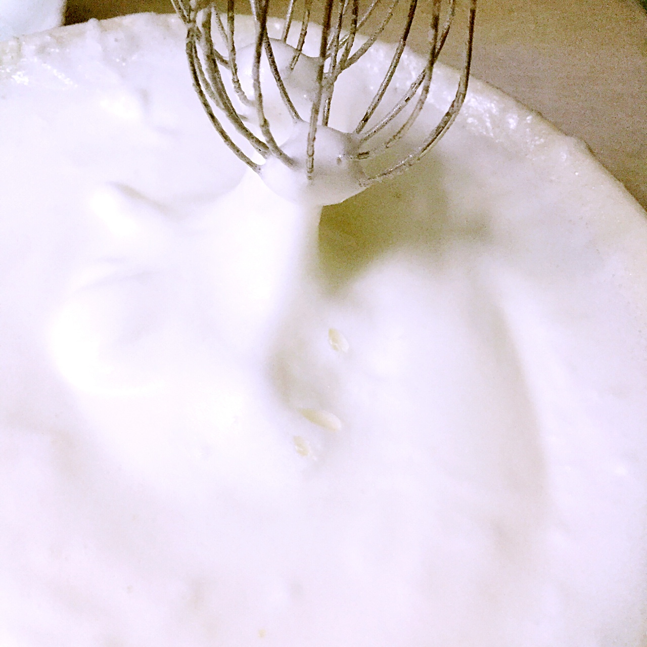 蒸一只美麗的蜜豆椰蓉天使蒸蛋糕 並安置那些躁動的蛋黃的做法 步骤2
