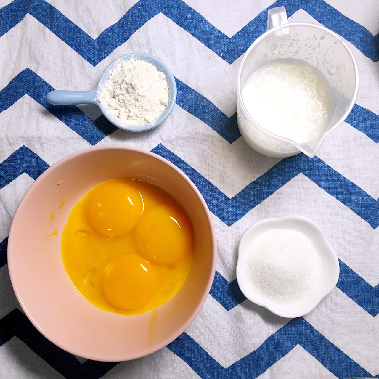 蒸一只美麗的蜜豆椰蓉天使蒸蛋糕 並安置那些躁動的蛋黃的做法 步骤8