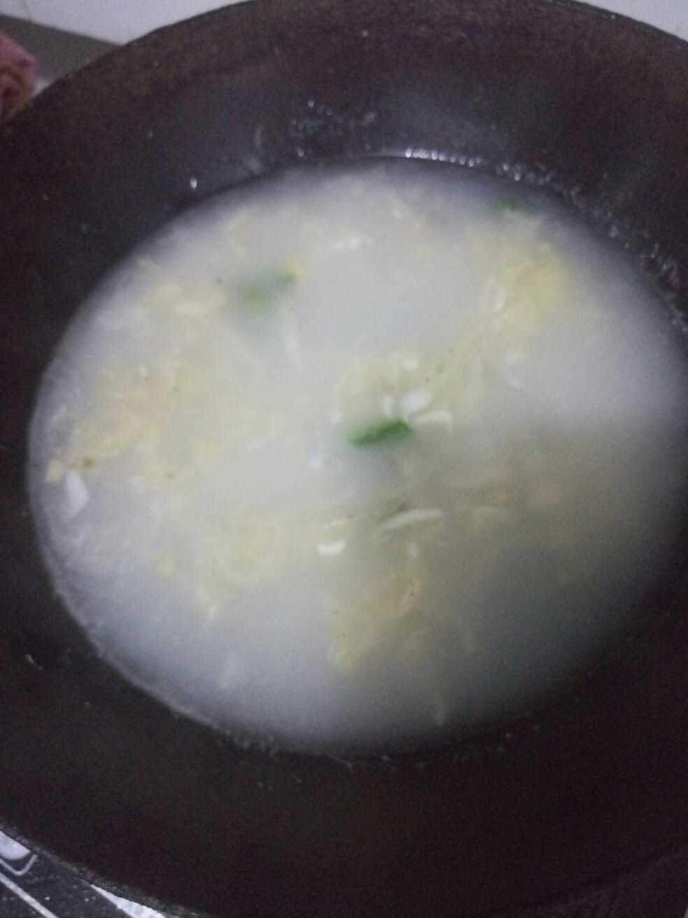 酸菜蝦米粉絲湯的做法 步骤4