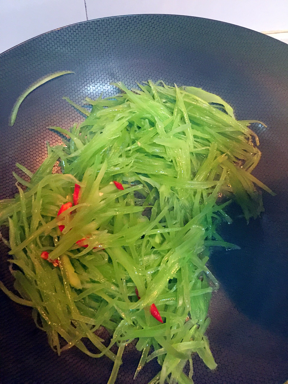 萵筍絲炒韭菜的做法 步骤7
