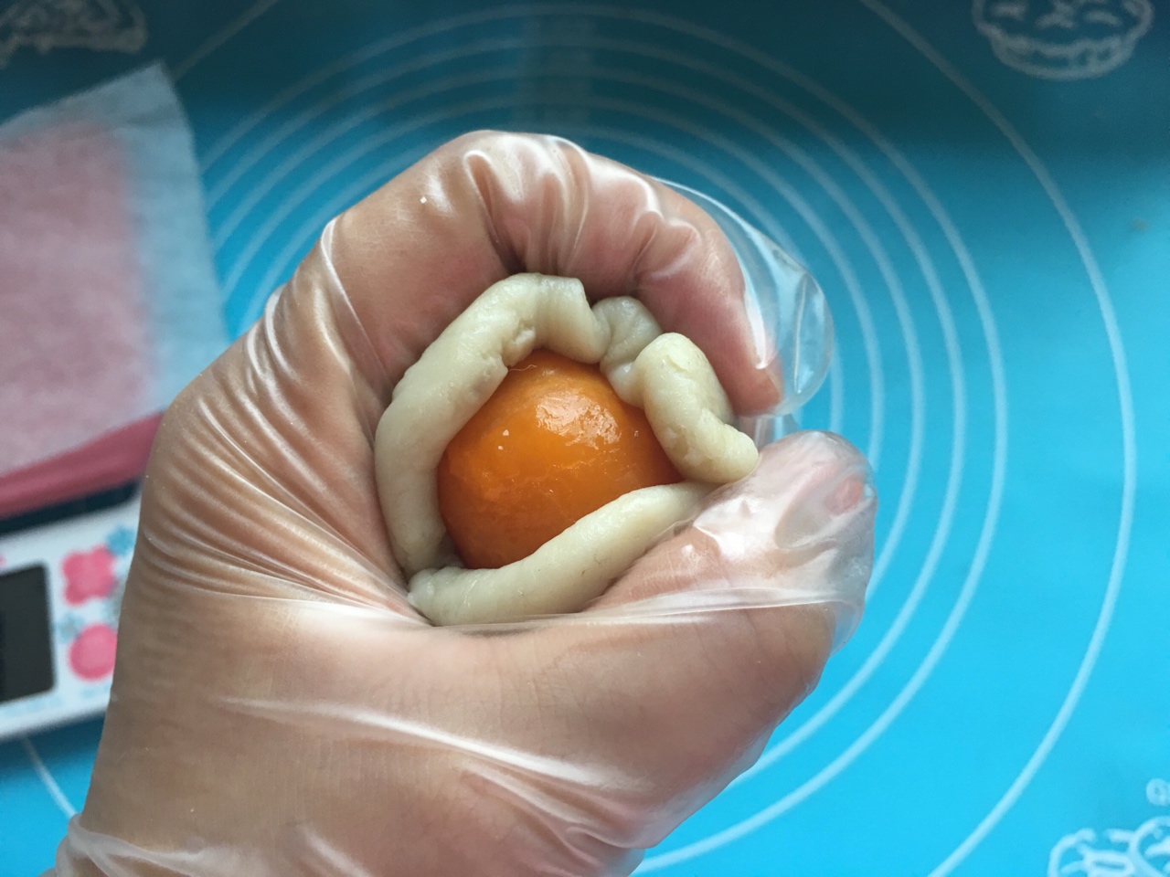 蛋黃酥——奶香濃郁芋泥餡（無豬油版）實踐中總結出的詳細制作流程的做法 步骤14