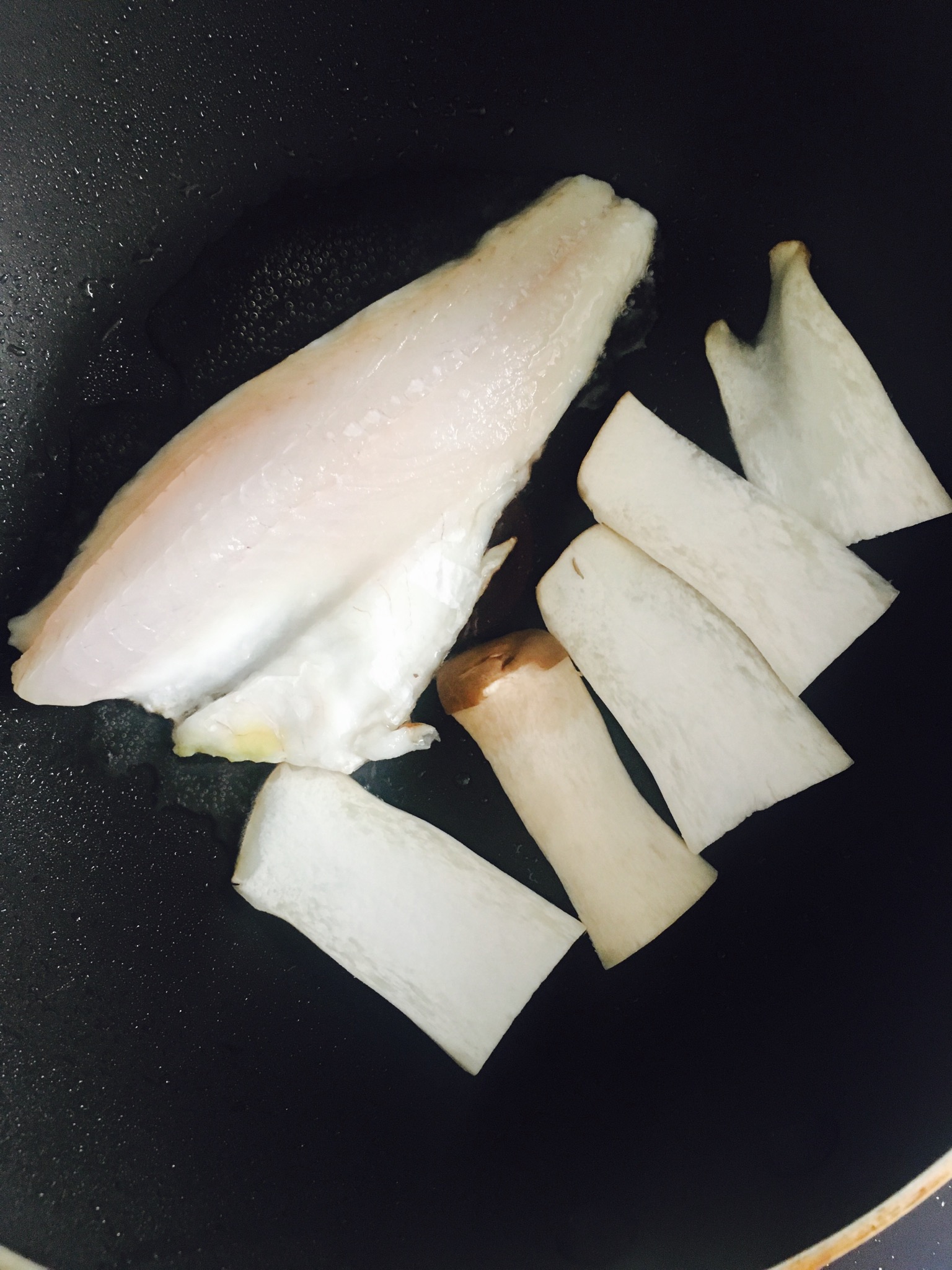 杏鮑菇羅勒面配香煎海鱸魚的做法 步骤13