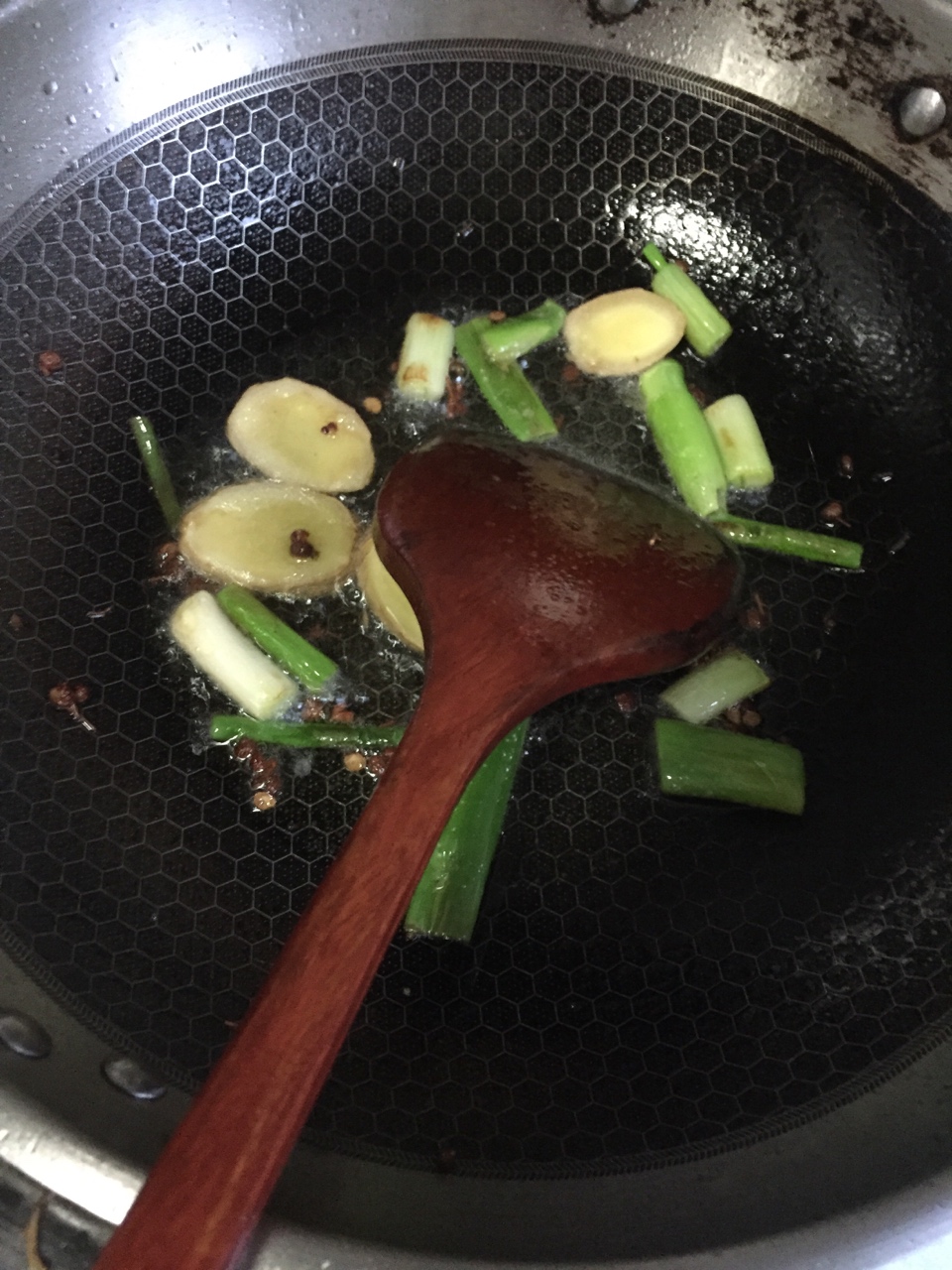 砂鍋雞湯的做法 步骤2