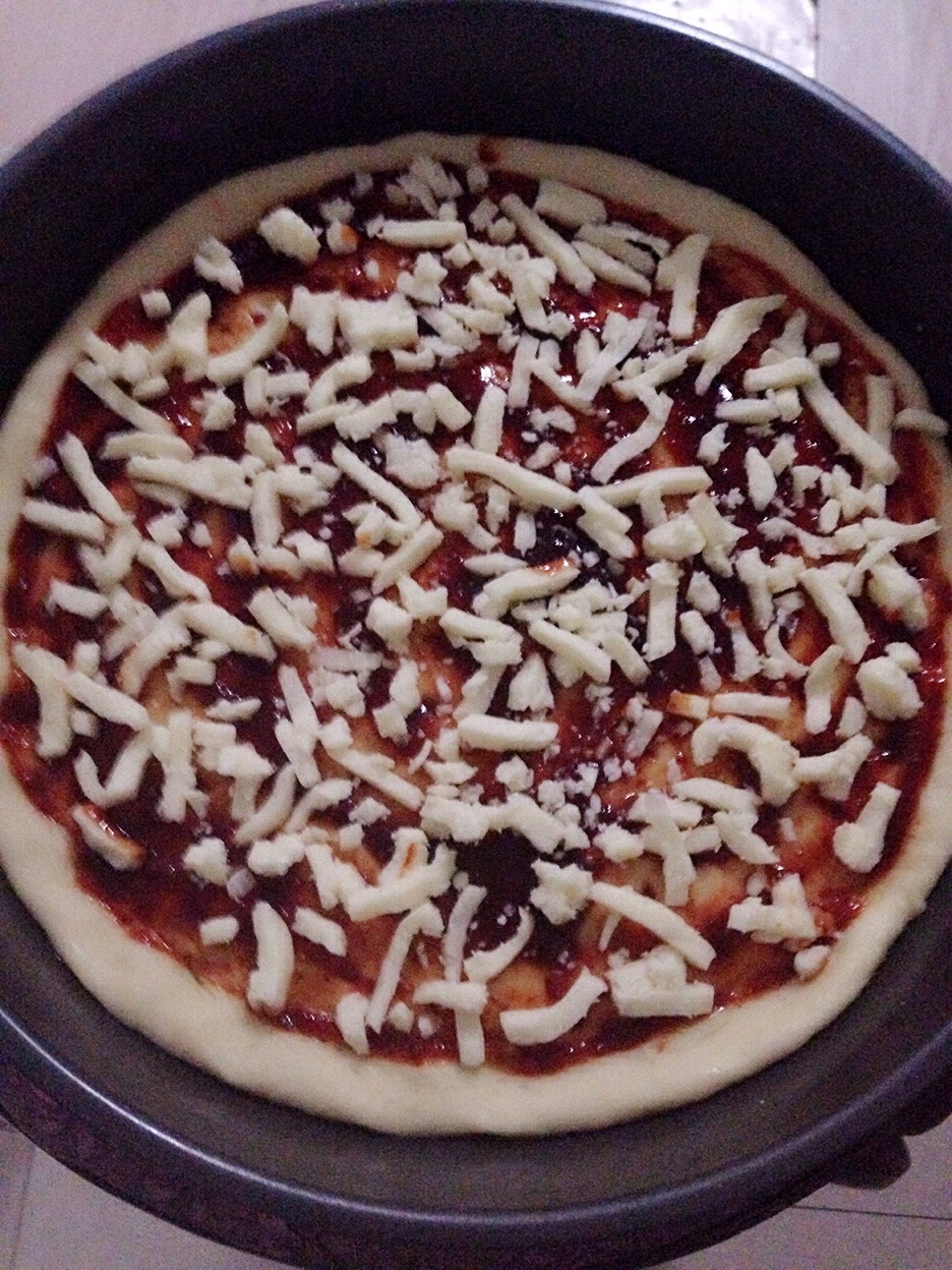 自制香菇火腿披薩的做法 步骤5