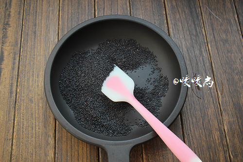 黑芝麻糊—軟糯濃香烏發養顏的做法 步骤3