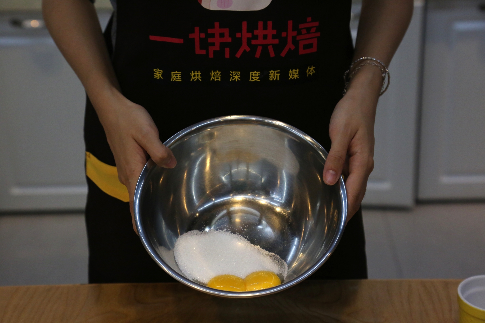北海道戚風蛋糕的做法 步骤2