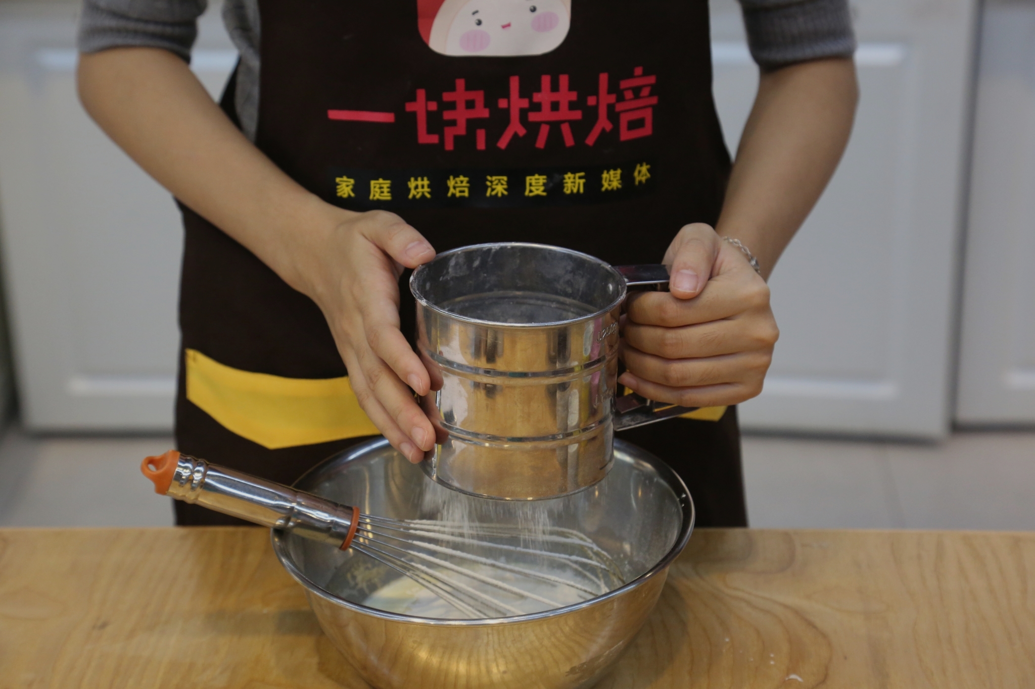 北海道戚風蛋糕的做法 步骤5