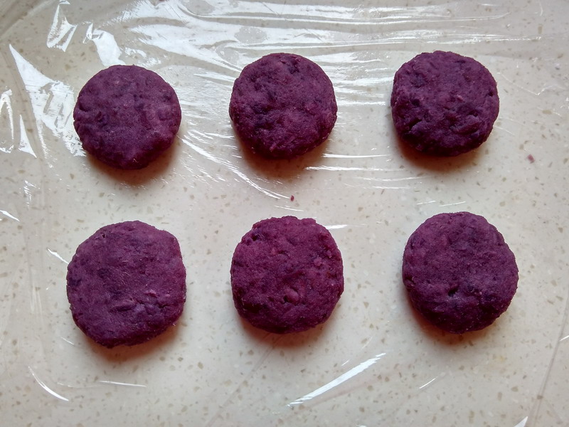香煎紫薯餅的做法 步骤4