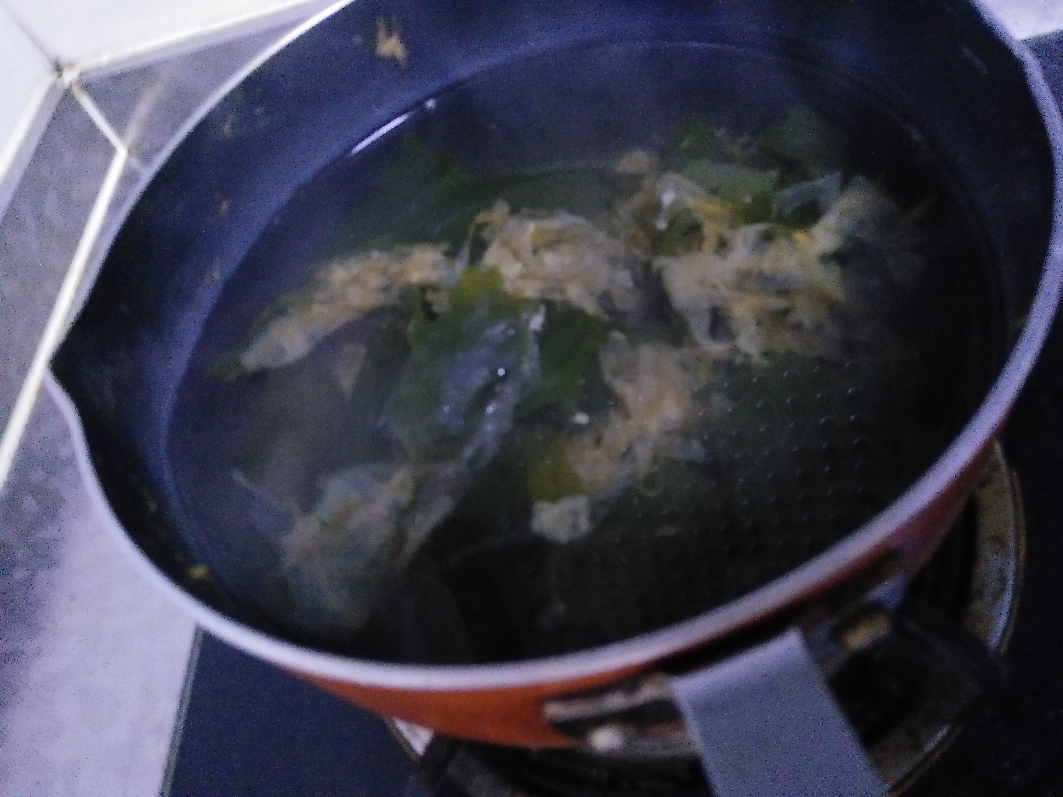 【深夜食堂】單人火鍋改版，手打雞肉丸白菜鍋的做法 步骤5