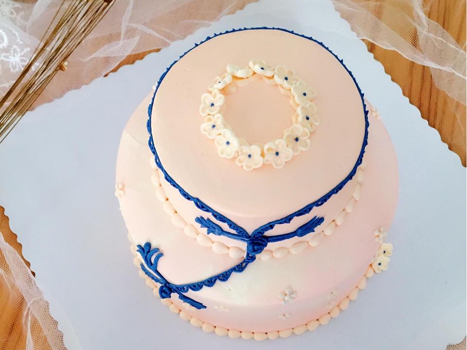 奶油霜裱花蛋糕︰粉旗袍的做法 步骤2