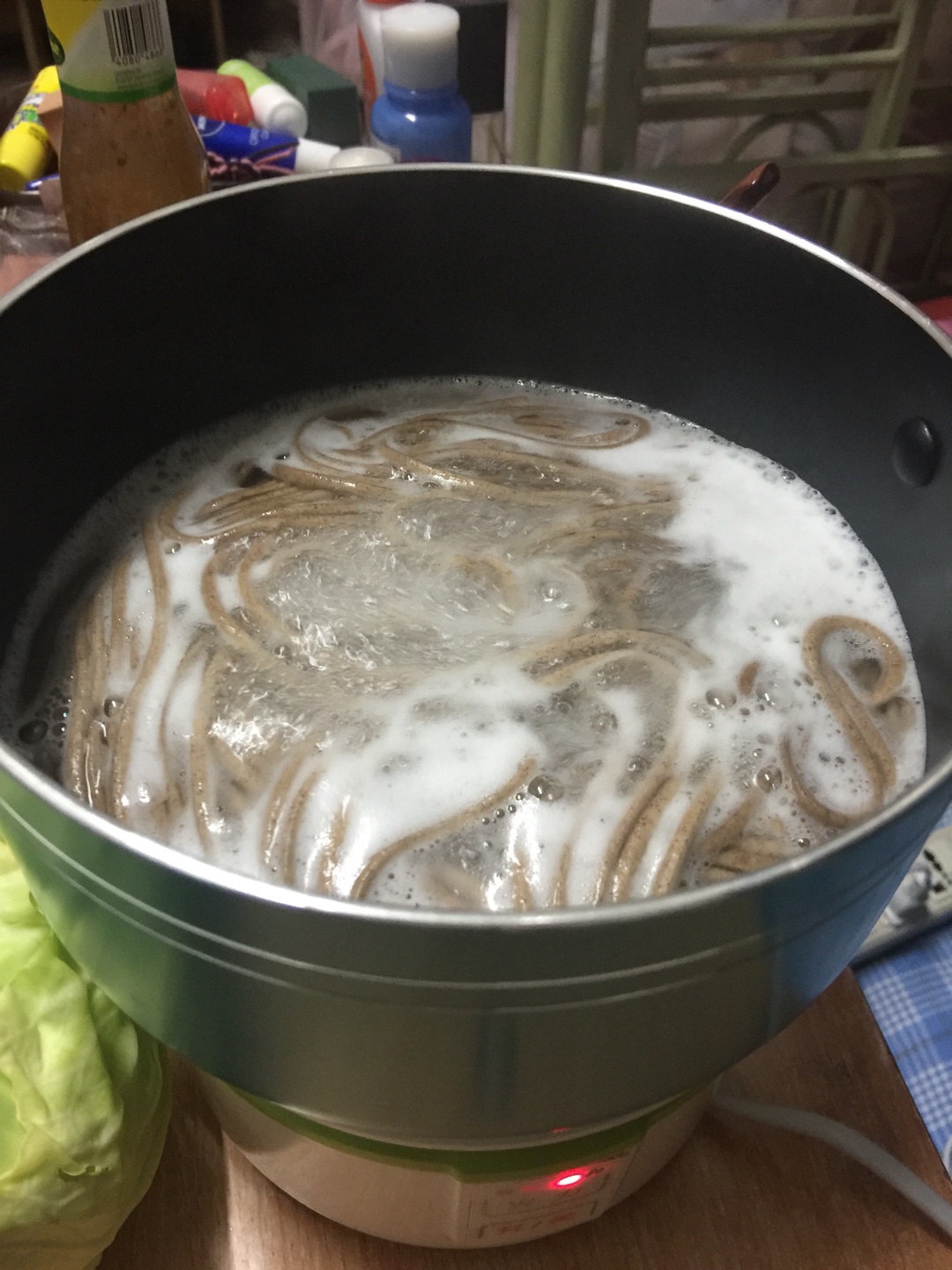 醬油炒蕎麥面的做法 步骤1