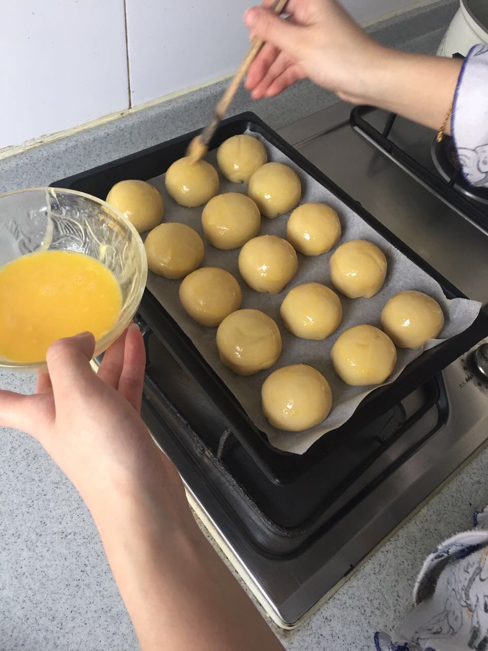 手工蛋黃酥的做法 步骤7