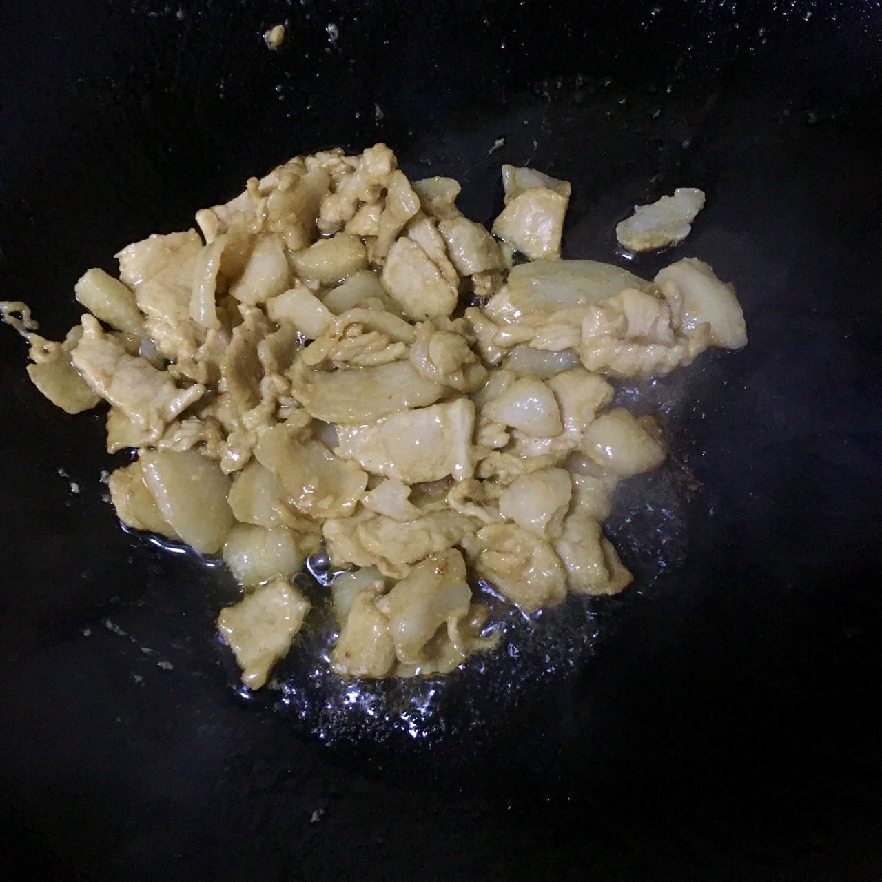 蒜苔炒肉的做法 步骤4