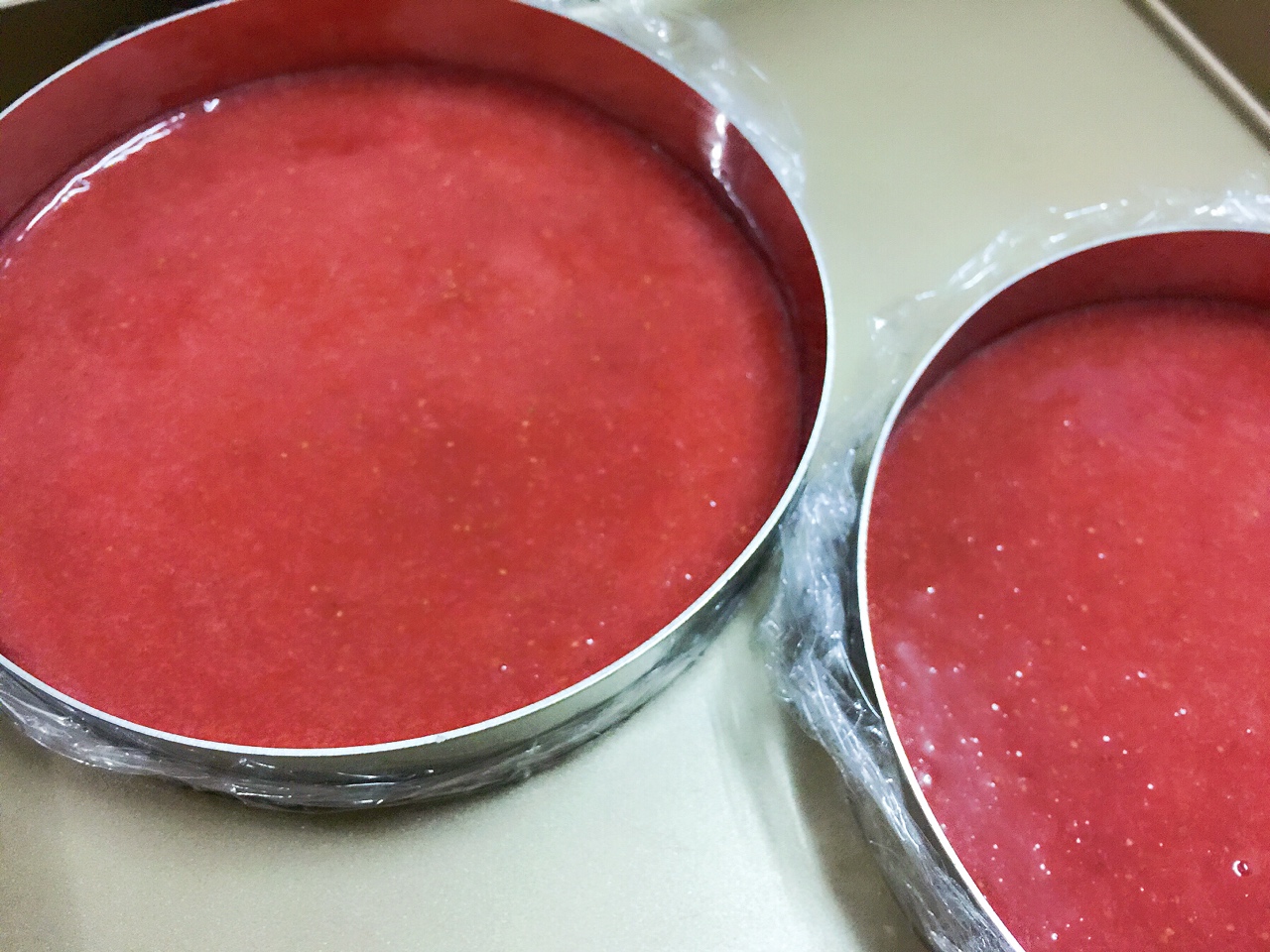 草莓凍夾層奶油蛋糕的做法 步骤6