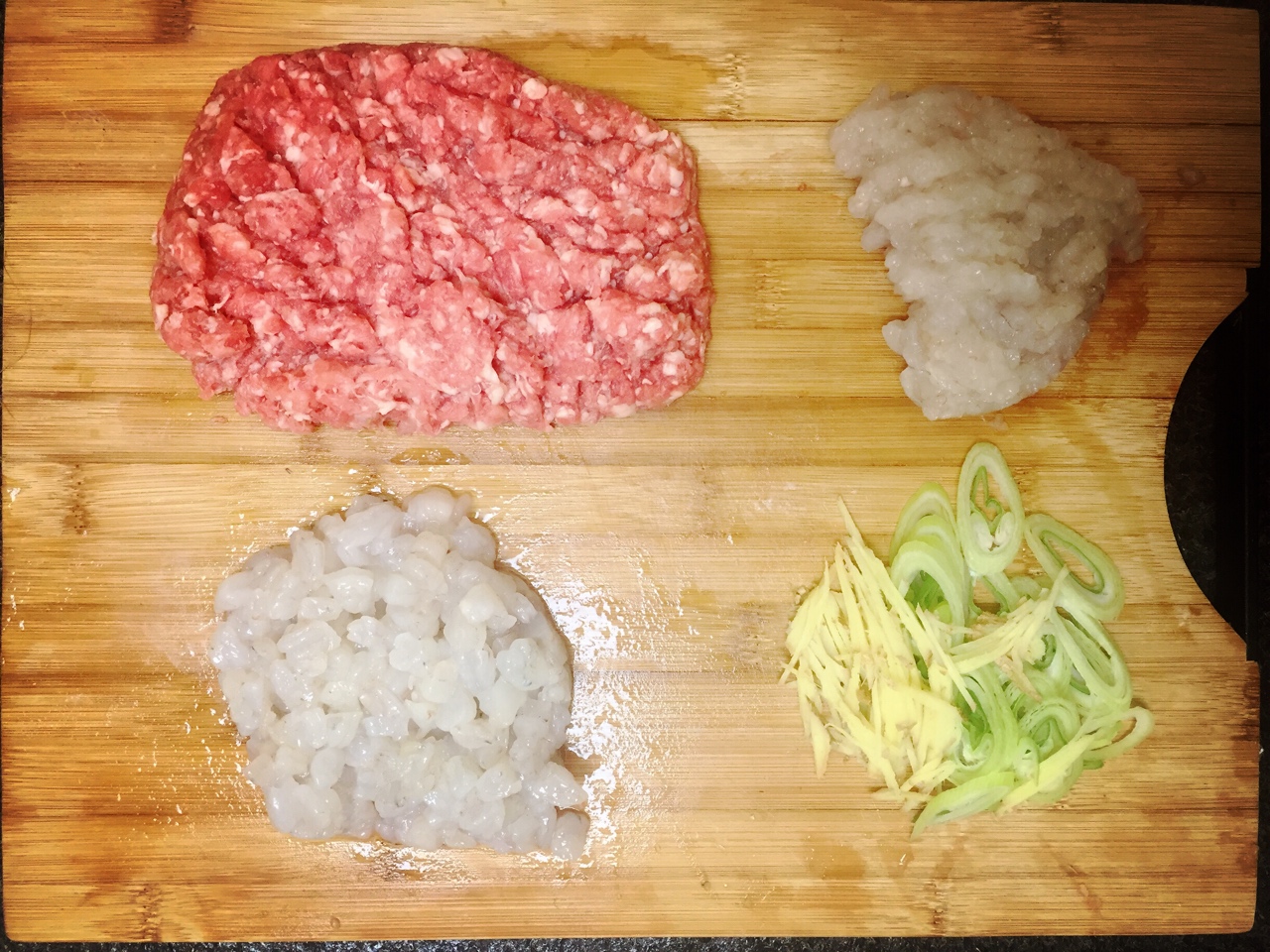 鮮蝦豬肉餛飩的做法 步骤1