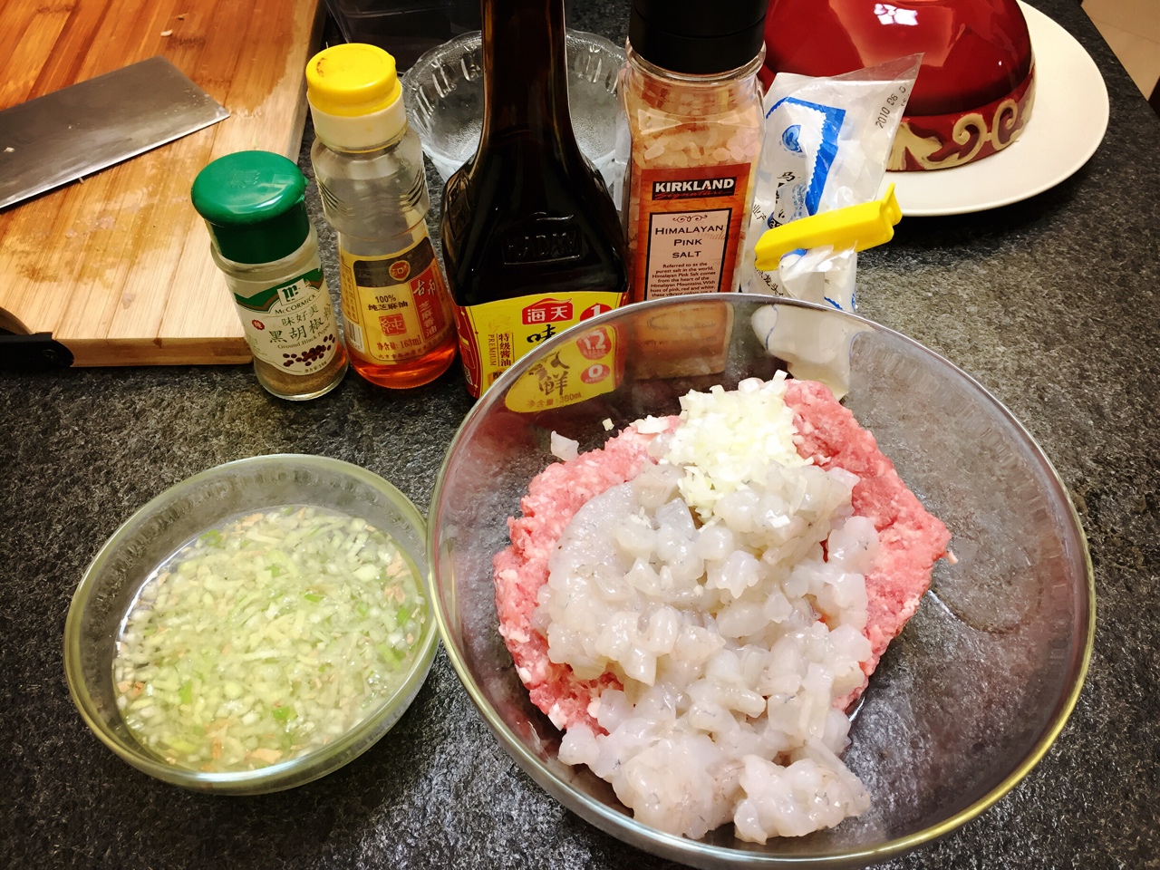 鮮蝦豬肉餛飩的做法 步骤2