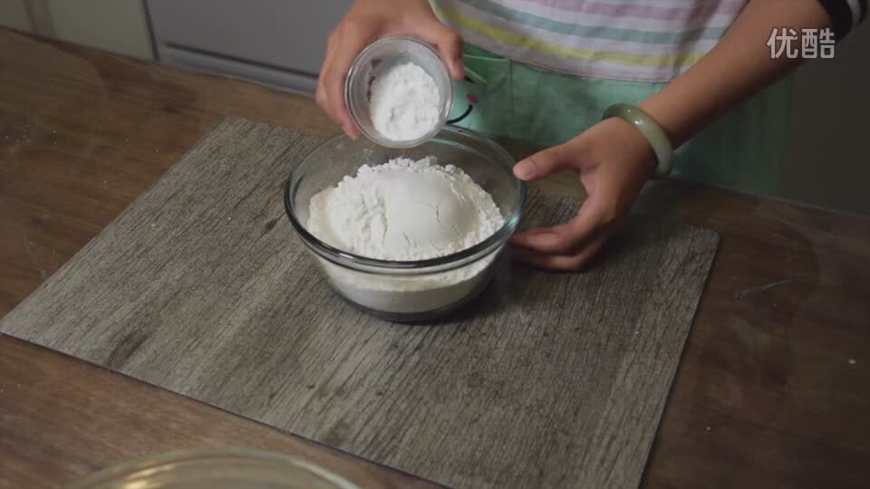 《糯米團子的廚房日記》 藍莓麥芬蛋糕的做法 步骤6