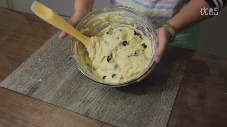 《糯米團子的廚房日記》 藍莓麥芬蛋糕的做法 步骤11