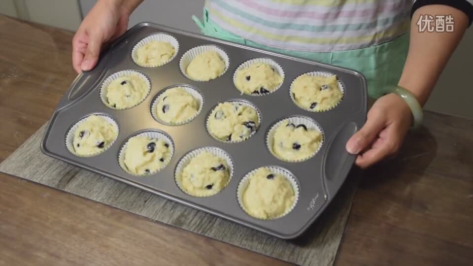 《糯米團子的廚房日記》 藍莓麥芬蛋糕的做法 步骤13