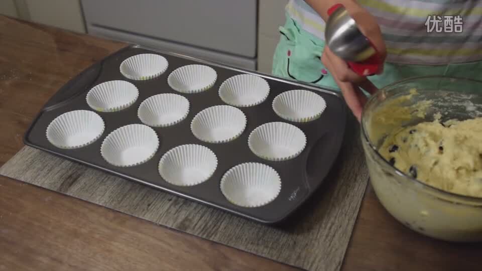 《糯米團子的廚房日記》 藍莓麥芬蛋糕的做法 步骤12