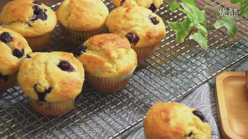 《糯米團子的廚房日記》 藍莓麥芬蛋糕的做法 步骤14