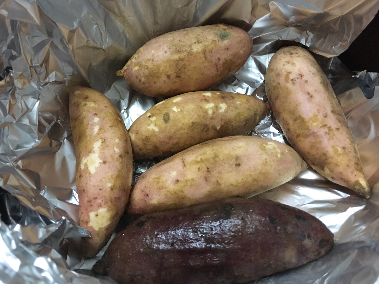 坤博砂鍋烤紅薯的做法 步骤4