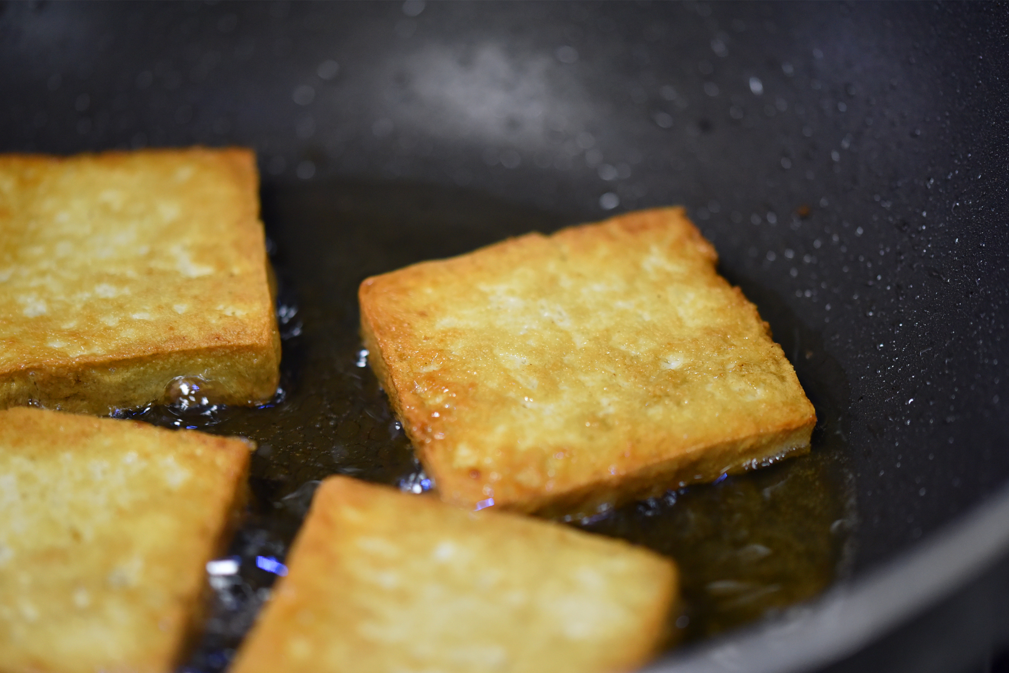 光棍節吃豆腐 —簡易版油炸臭豆腐的做法 步骤5