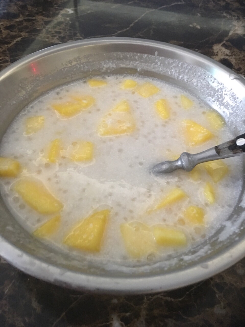 椰汁芒果西米露的做法 步骤2
