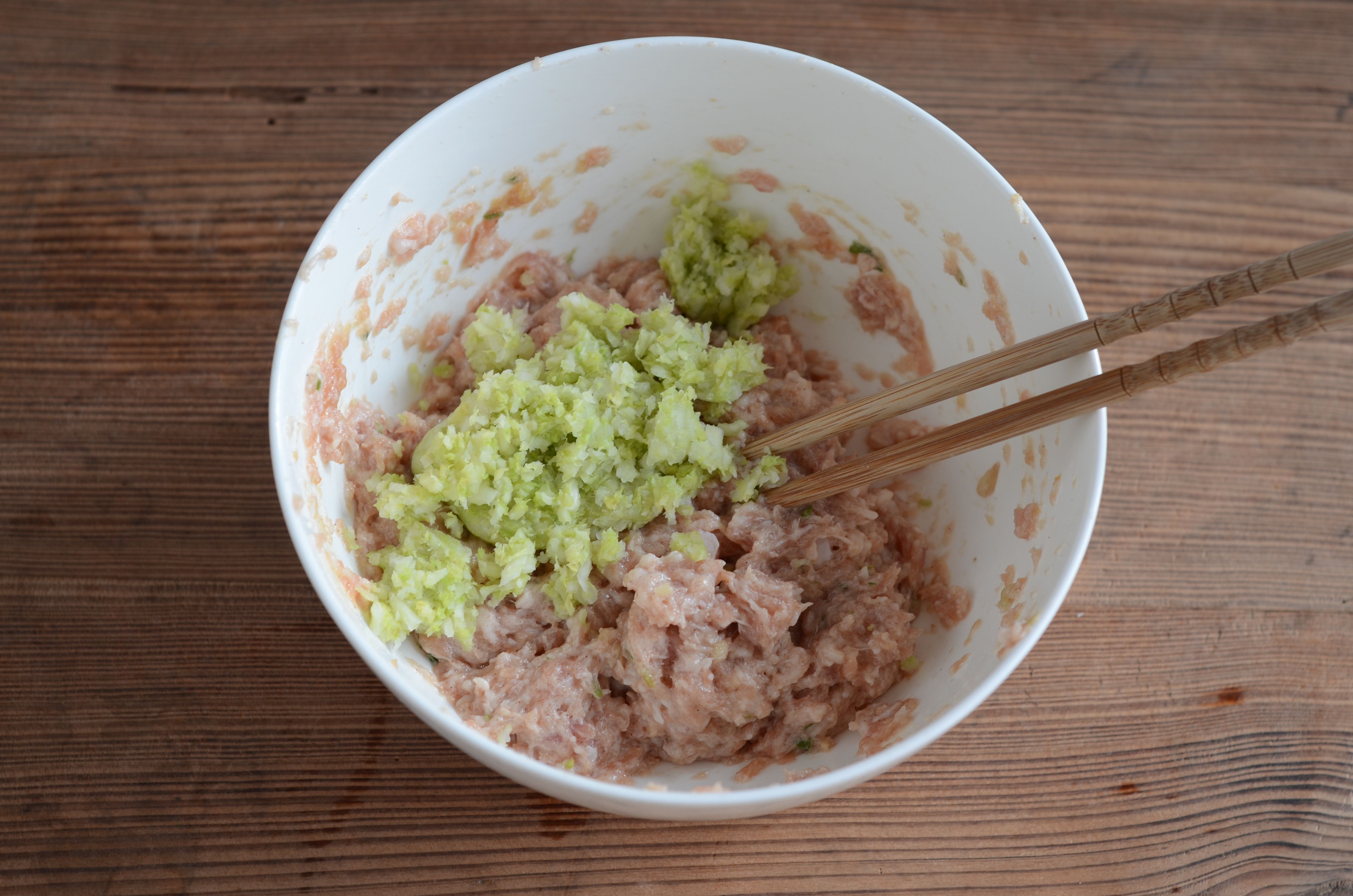 MEYER喚醒美味——鮮蝦豬肉白菜煎餃的做法 步骤3