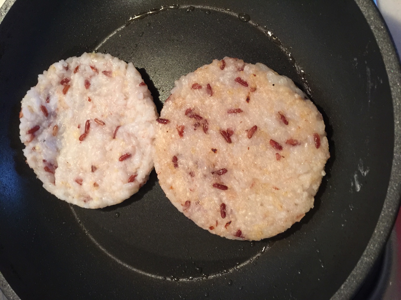 快手早餐—肉松米漢堡的做法 步骤6