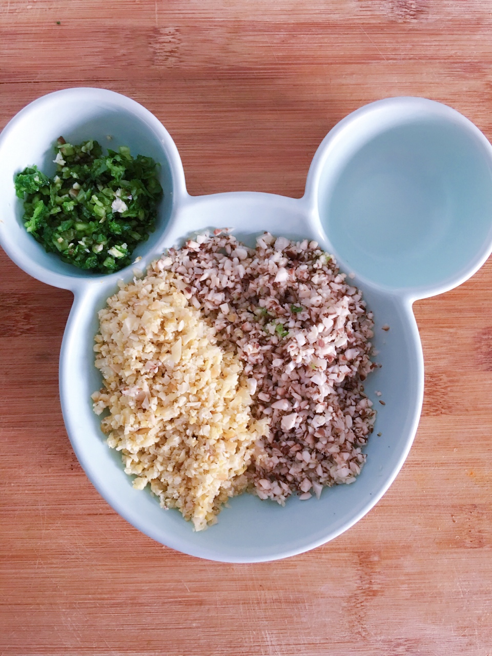 青菜板栗香菇小餛飩寶寶輔食的做法 步骤2