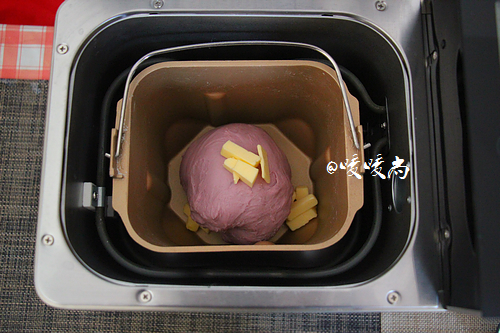 紫薯蜜豆餐包的做法 步骤4
