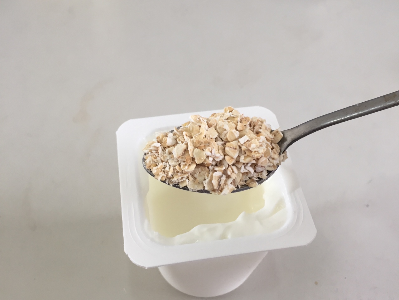 酸奶燕麥，簡易早餐的做法 步骤2