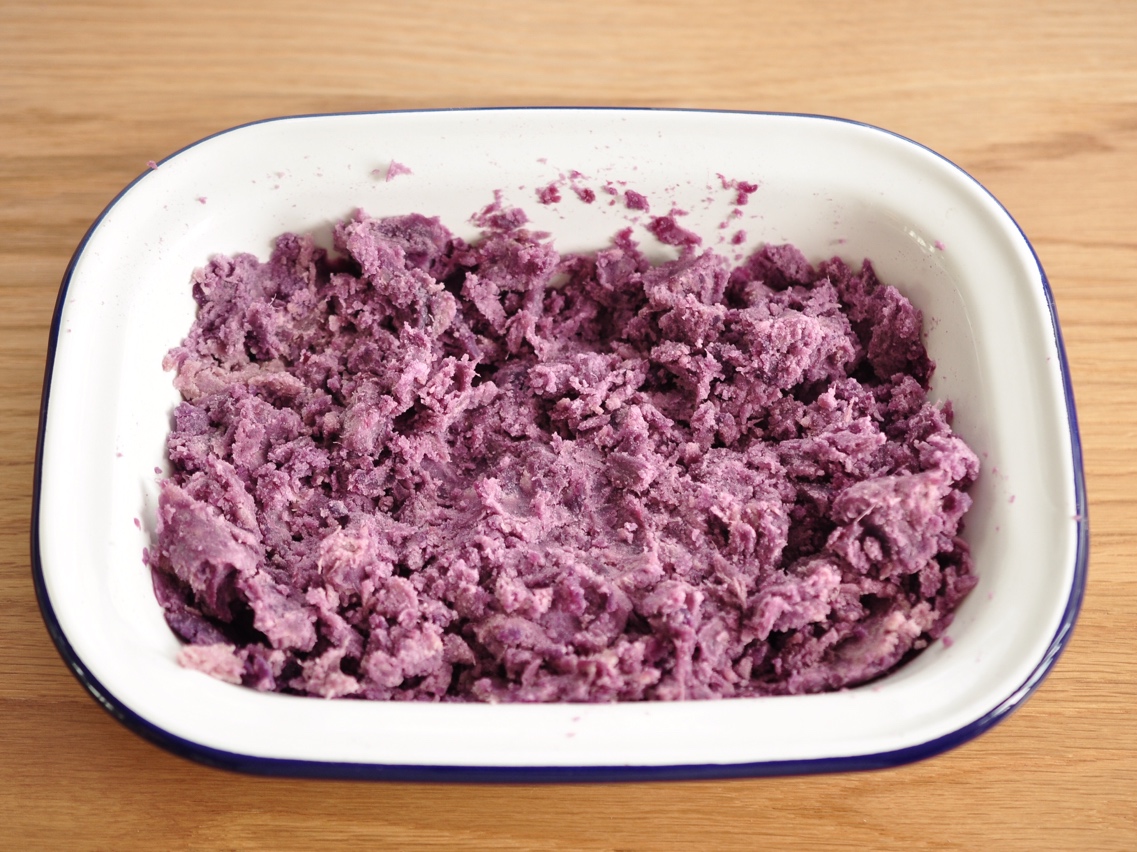 酸奶淋繽紛水果紫薯環的做法 步骤3