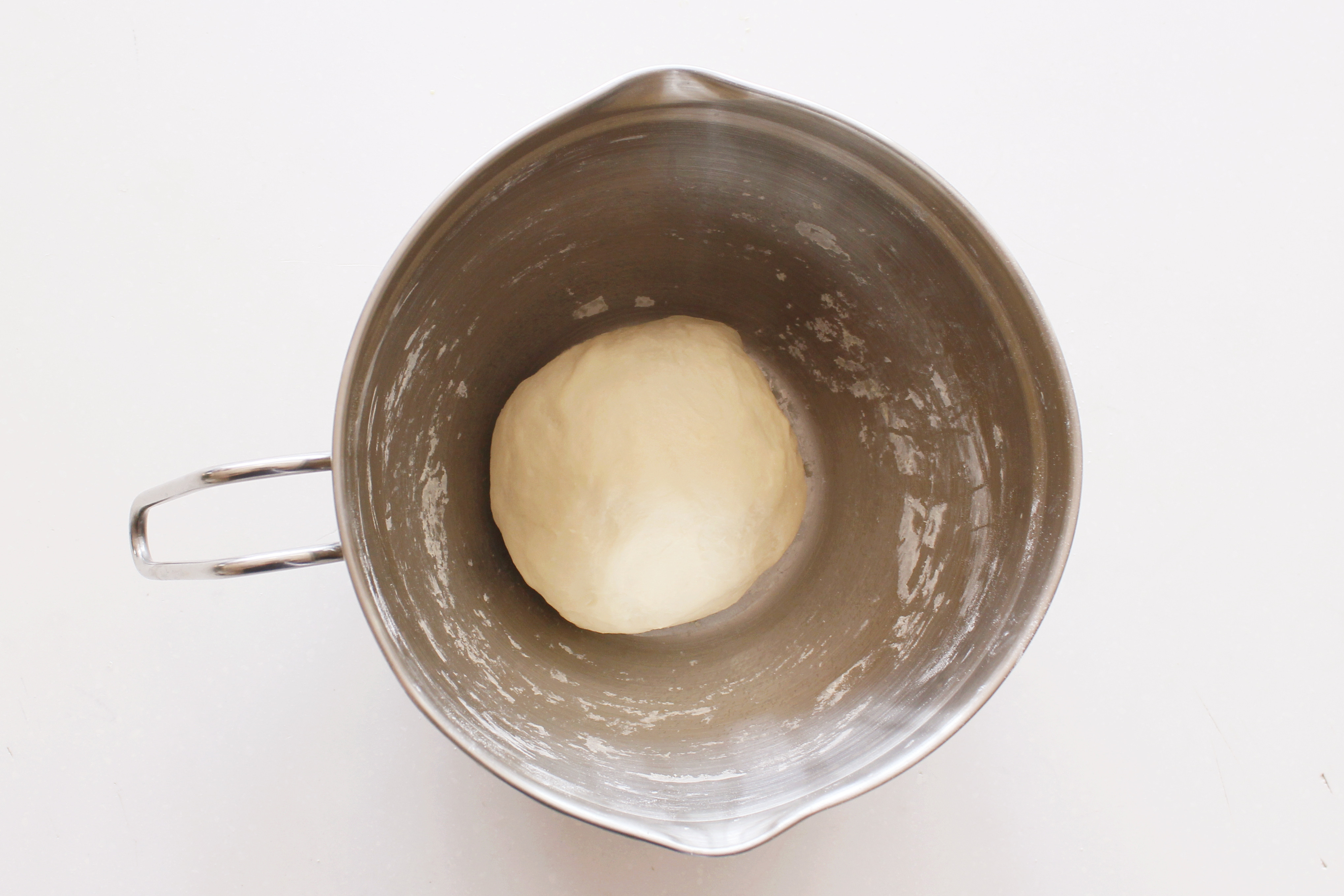 【上烘焙】牛奶蘑菇小餐包的做法 步骤2