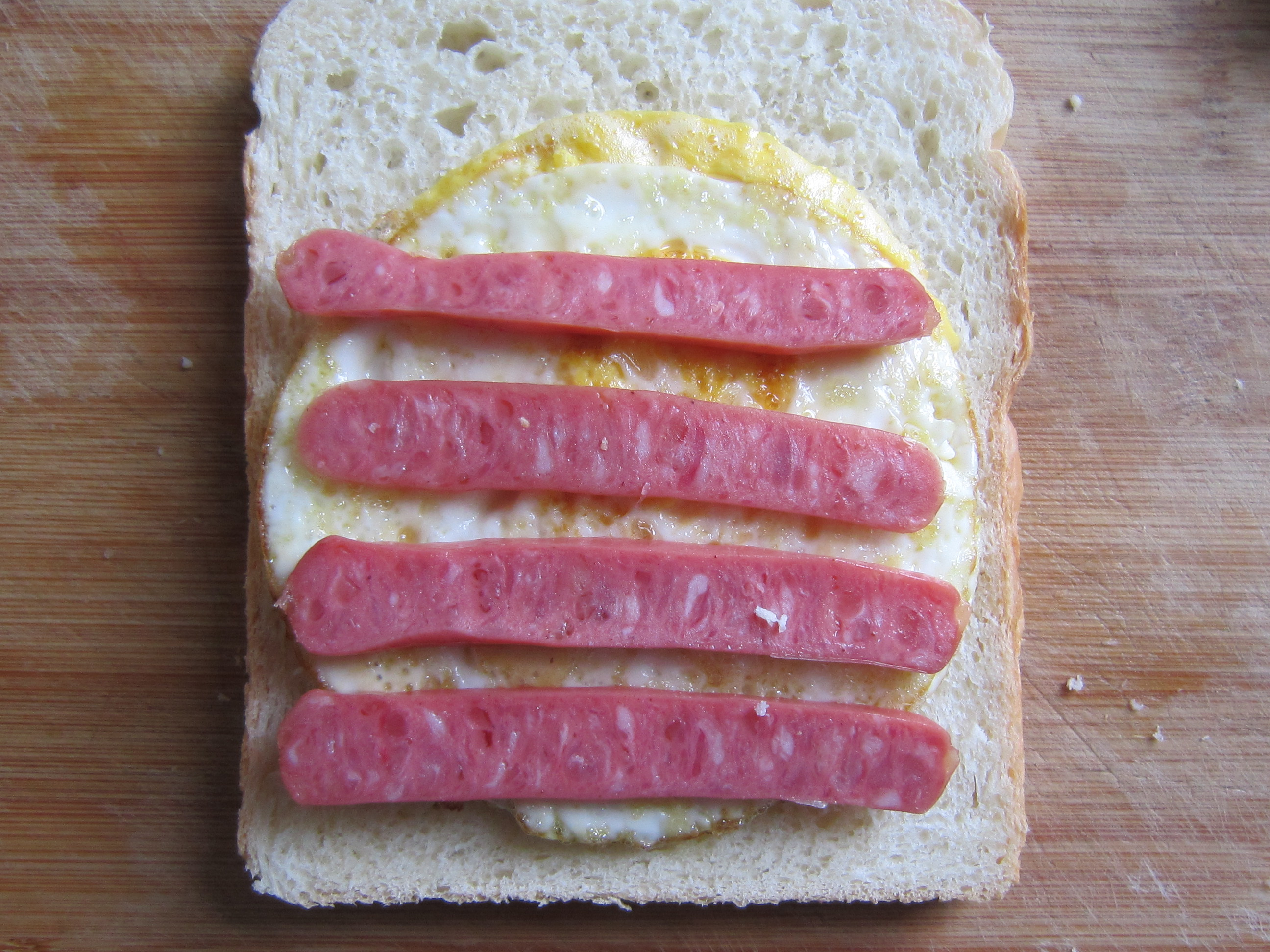 煎蛋香腸三明治的做法 步骤8