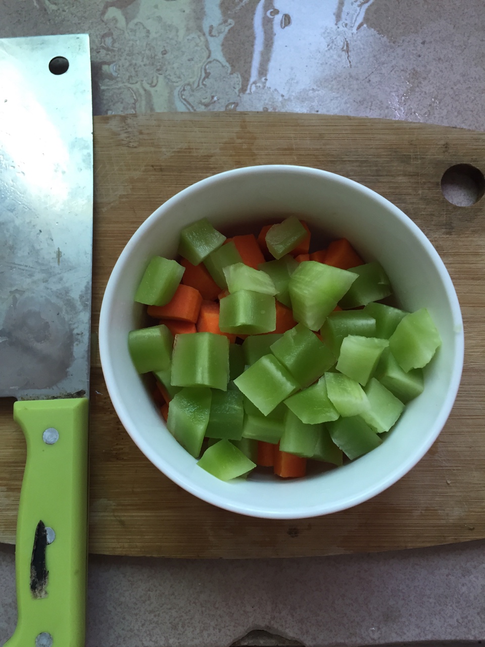 胡蘿卜萵苣燒雞腿的做法 步骤2