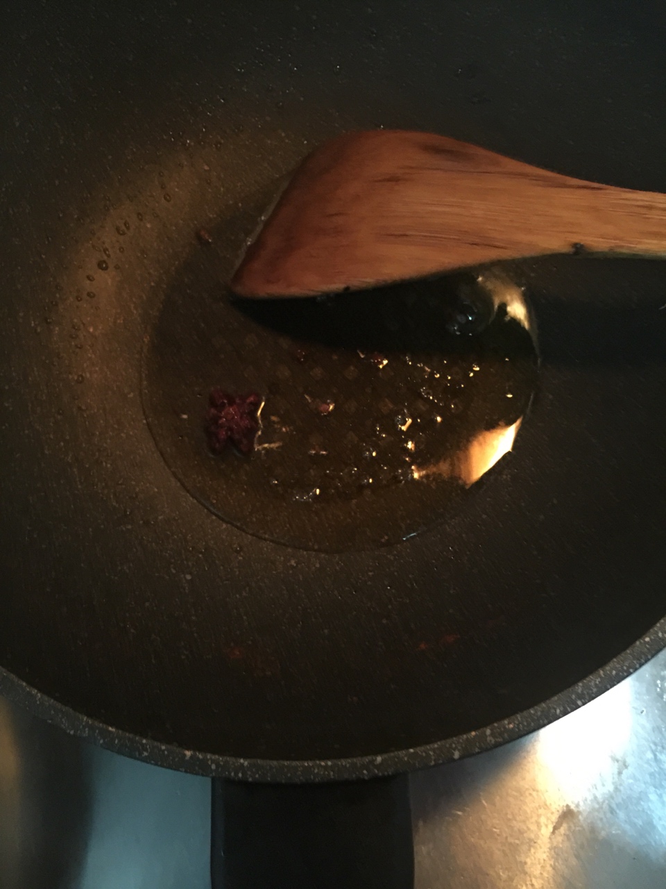 青椒炒白蝦的做法 步骤2