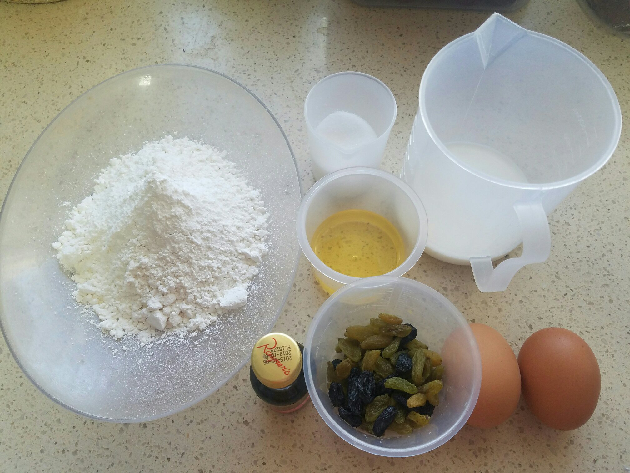 【低油低糖】葡萄干香草瑪芬蛋糕(玉米油版)的做法 步骤1