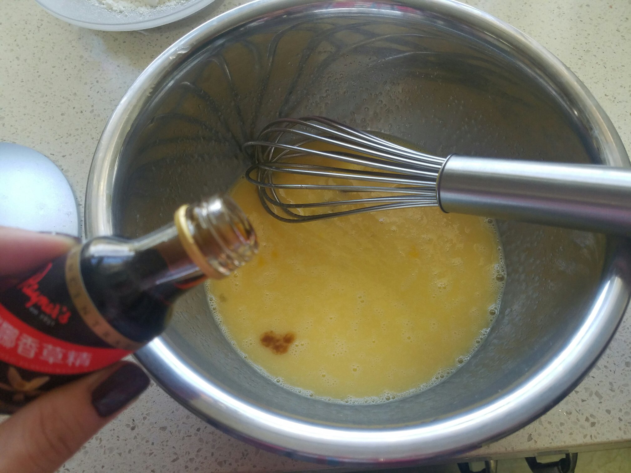 【低油低糖】葡萄干香草瑪芬蛋糕(玉米油版)的做法 步骤5