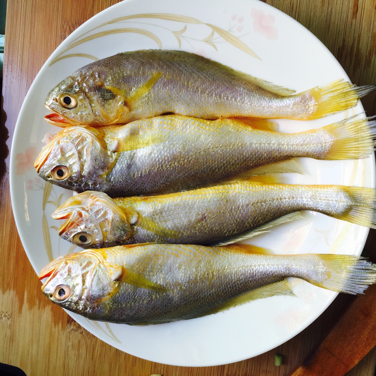 清蒸小黃魚的做法 步骤1