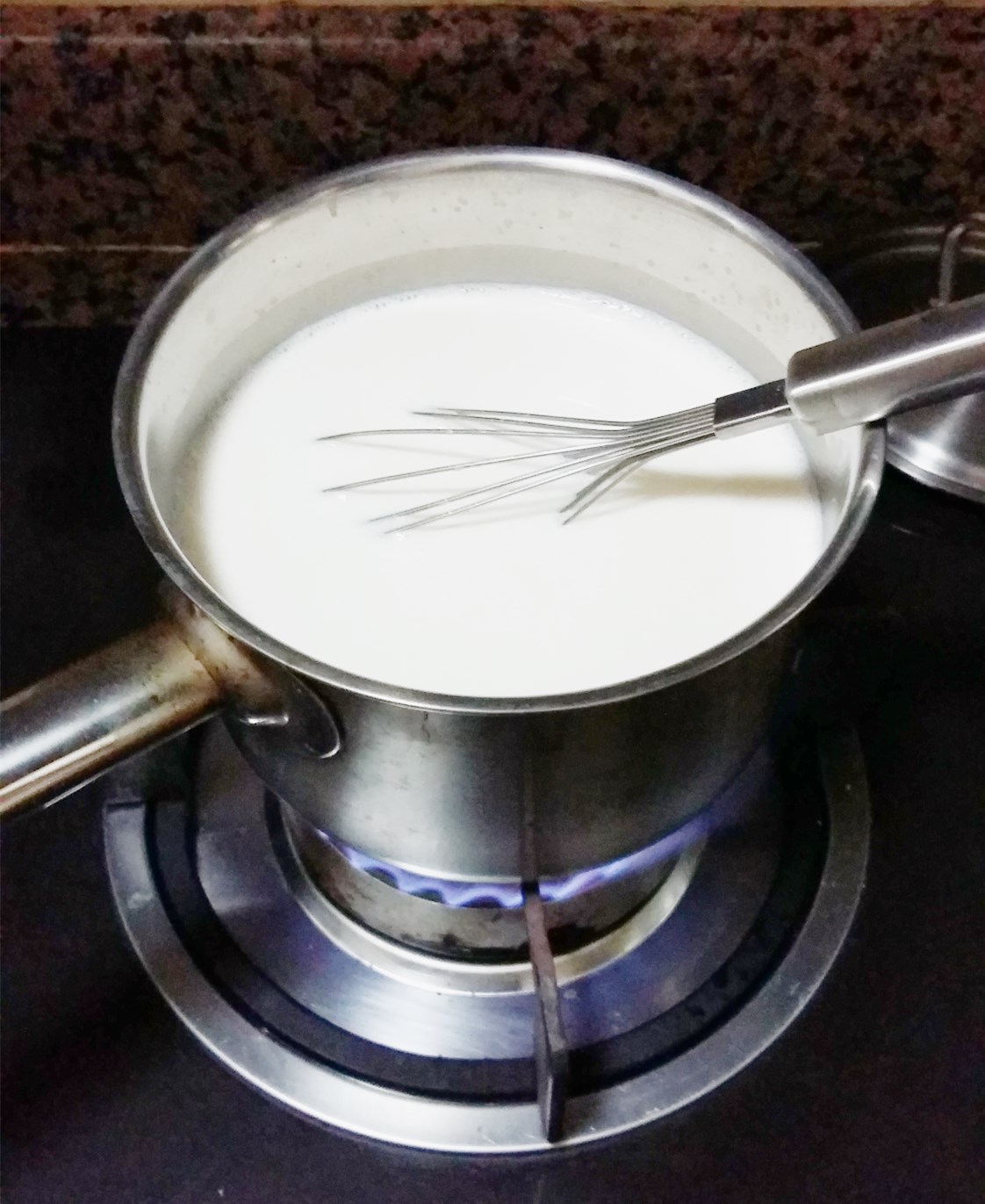 自制老酸奶（面包機版）的做法 步骤2